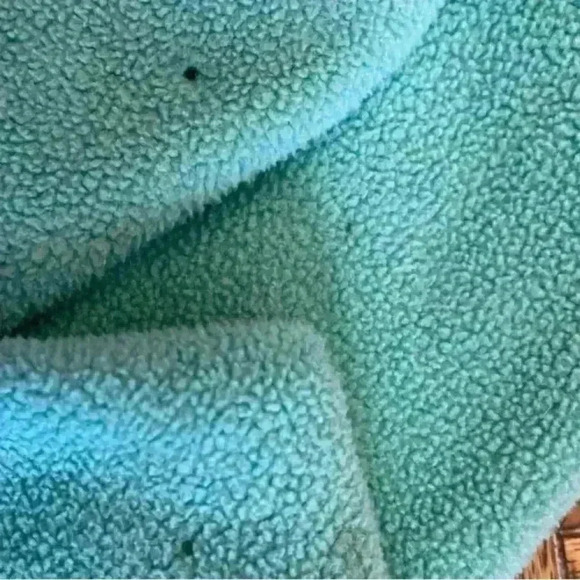 VINEYARD VINES | Seersucker Shep Fleece 1/4 Zip Pullover - Picture 5 of 9